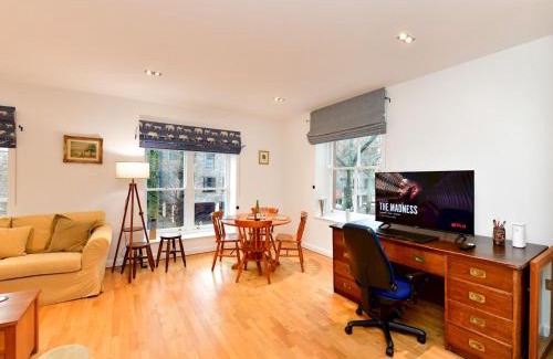 Pontcanna Apartment | Pass the Keys Bright Perfectly Located