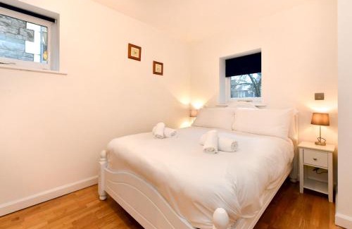 Pontcanna Apartment | Pass the Keys Bright Perfectly Located