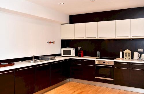 Pontcanna Apartment | Pass the Keys Bright Perfectly Located