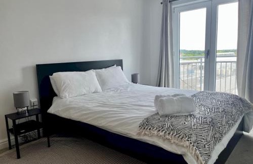 Edgware Apartment | Pass the Keys Central 2 Bed flat in Edgeware with Parking