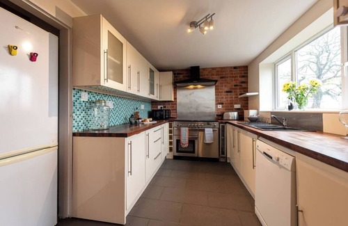 Cheswardine House | Pass the Keys | Charming Cottage Stunning Views