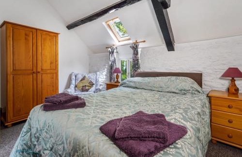 Bontnewydd House | Pass the Keys Cosy 3 Bedroom Barn Conversion with pool