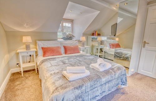 Thorpe On The Hill House | Pass the Keys Cosy Hideaway in the Countryside