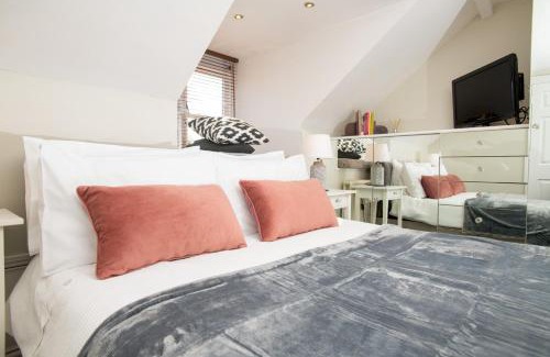 Thorpe On The Hill House | Pass the Keys Cosy Hideaway in the Countryside