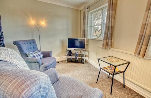 Thorpe On The Hill House | Pass the Keys Cosy Hideaway in the Countryside