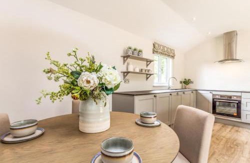 Funtington House | Pass the Keys Delightful 2Bed Lodge in Downland Village
