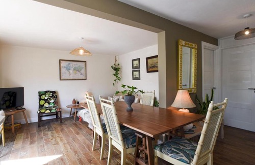 Emsworth Apartment | Pass the Keys Emsworth Harbour Home with Private Garden