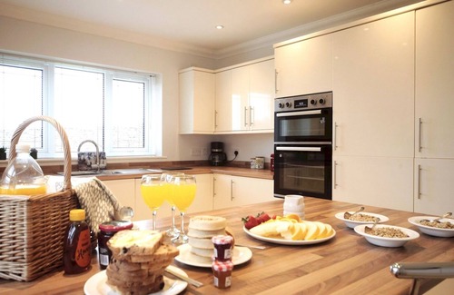 Pentraeth House | Pass the Keys | Home With Hot Tub Close to Beach