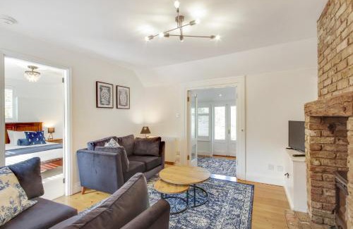 Tonbridge House | Pass the Keys Lovely Countryside Coach Cottage