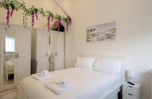 North Shields House | Pass the Keys Modern Coastal Cottage