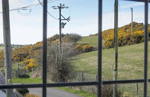 Pen-y-sarn House | Pass the Keys | Modern, Character Welsh Cottage with Garden