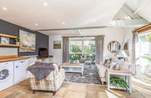 Funtington House | Pass the Keys Peaceful and beautiful 1 bedroom barn conversion