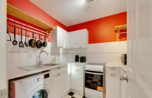 Cherry Hinton House | Pass the Keys Renovated Sunny Home Pass the Keys