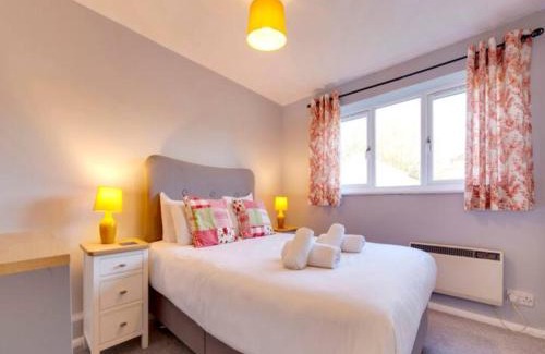 Cherry Hinton House | Pass the Keys Renovated Sunny Home Pass the Keys