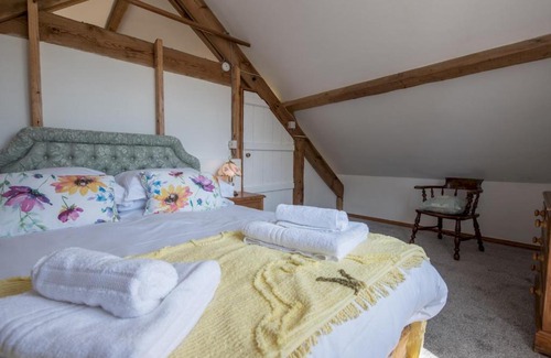 The Rhos House | Pass the Keys Stable Lodge near to Llys y fran Oakwood Bluestone