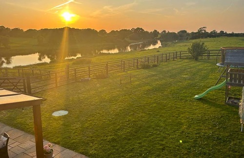 Warmingham House | Pass the Keys | Stunning Cheshire Barn with HotTub