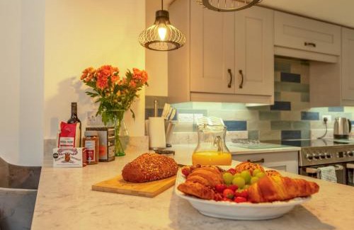 Sugnall House | Pass the Keys The Drift House – Countryside Luxury Comfort