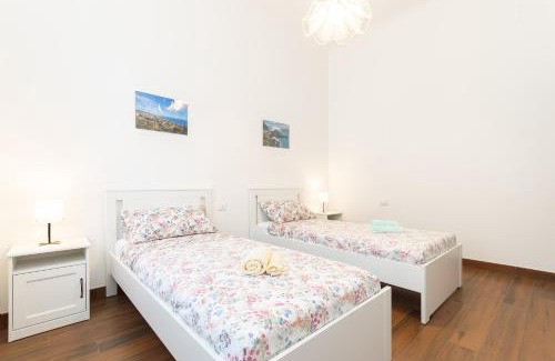 Foce Apartment | Passeggiata Mare - 10 Min Centro Città
