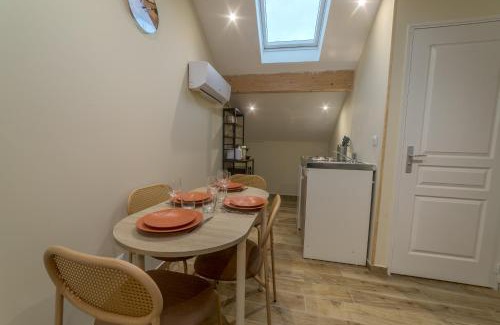 Leon Blum - Bon Coin Apartment | Pasteur Collection - Cozy & Warm - 4pers