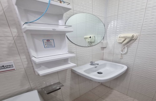 Wiset Chai Chan Hotel | Patamanan Residence Ang Thong