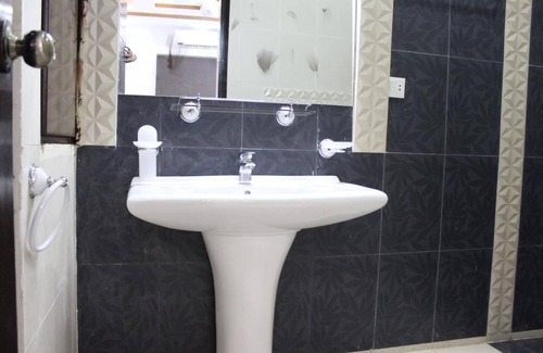 Shahrah-e-Faisal House | Patel Residency Guest House 2