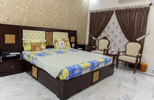 Shahrah-e-Faisal House | Patel Residency Guest House 2