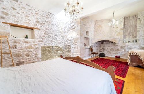 Krouson House | Paternal Shelter Alexander