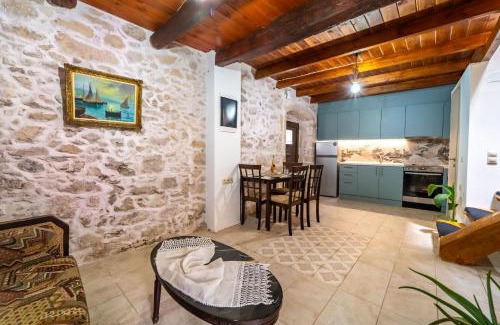 Krouson House | Paternal Shelter Alexander