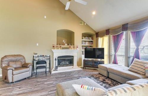 Pearland House | Patio, BBQ and Yard Family Retreat in Pearland