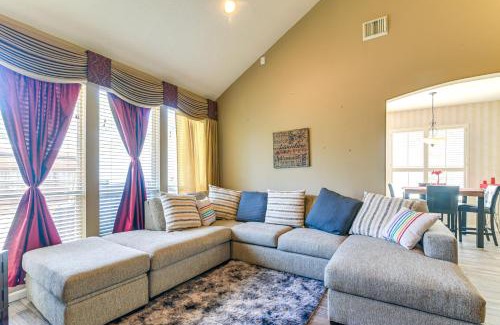 Pearland House | Patio, BBQ and Yard Family Retreat in Pearland