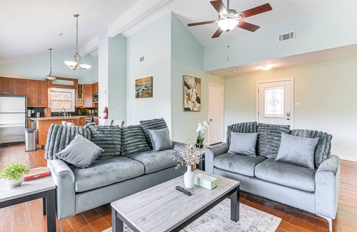 Pearland House | Patio, Fire Pit & Yard: Family Home in Pearland