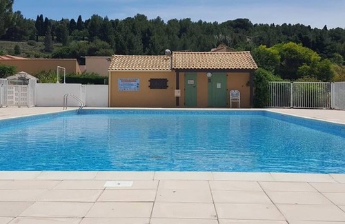 La Franqui House | Pavilion, garden & pool at la franqui