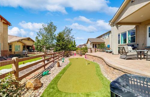 Wolf Ranch House | Paw and Peak Lodge