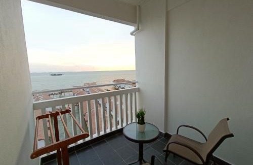 Taman Tanjung Apartment | PD Seaview Sunset Premium Tower Private Suite