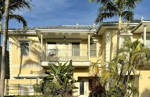 Jimmy Hill House | Peace N 'Privacy in Paradise