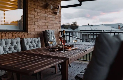 Cessnock House | Peace Within: A place to recharge in Hunter Valley