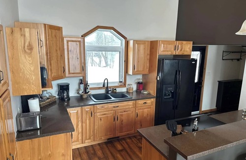 Petersfield Cottage | Peaceful 2-BR Waterfront Retreat. Lots of amenities ,AC,WiFi,and great fishing!