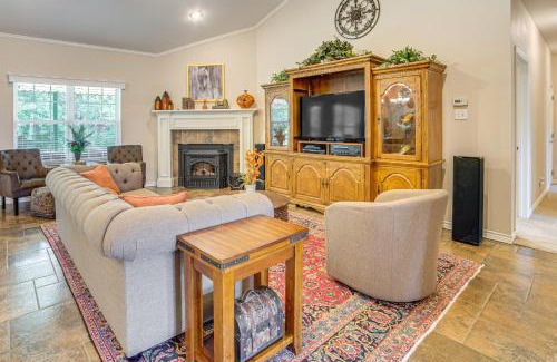 Westminster House | Peaceful and Private - North Texas Family Escape!