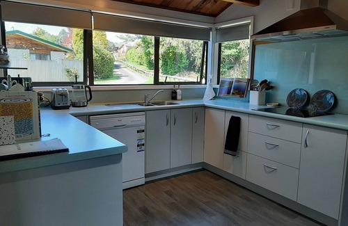 Rotorua House | Peaceful by the stream