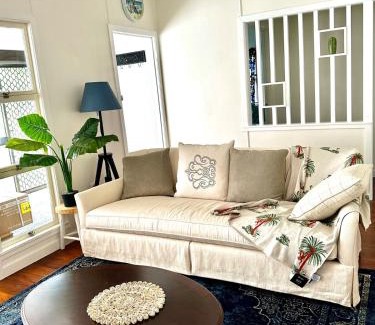 Margate House | Peaceful holiday home in Margate Redcliffe