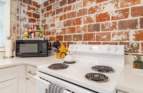 Old Towne House | Peaceful Mountain Retreat 15 minutes from Downtown Chattanooga.