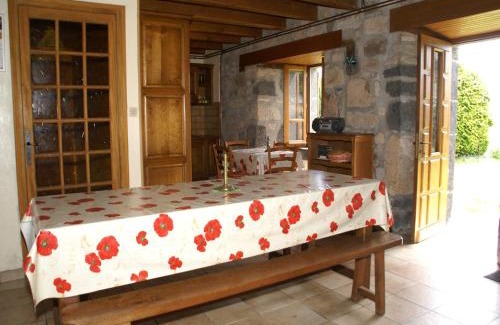 Neuveglise-sur-Truyere House | Peaceful Mountain Retreat
