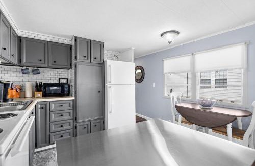 Laurel House | Peaceful Nokomis Escape 5 Mins to Beach 55