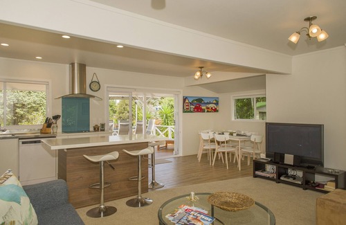 Pauanui Cottage | Peaceful Pauanui - Pauanui Holiday Home