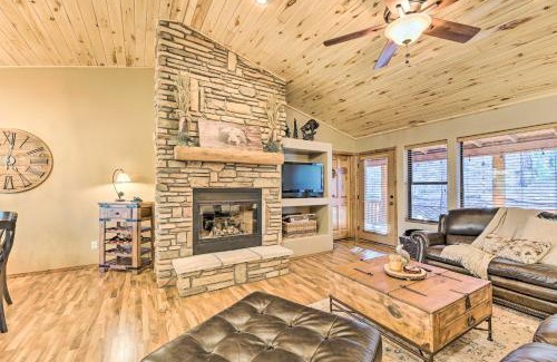 Show Low House | Peaceful Pines Cabin about 3 Mi to Fool Hollow Lake!