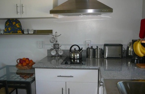 Orinda View Apartment | Peaceful, Quiet, Fully Furnished Studio. Mins to San Francisco, Berkeley, BART