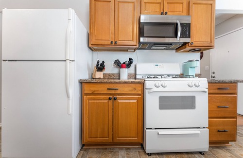 Mira Costa House | Peaceful Senior Community Near Beach, Restaurants & Shopping