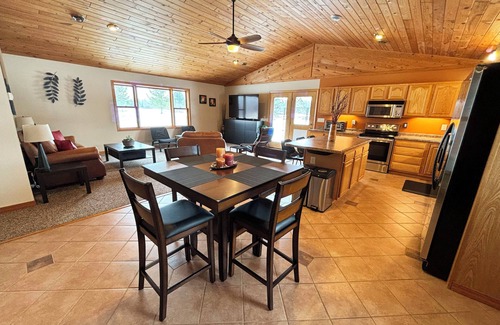 Brule House | Peaceful South Shore Retreat – Enjoy Mowed Walking Trails & Modern Comforts