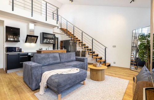 Vysehrad Apartment | Peaceful Terrace Loft with A/C by Vyšehrad