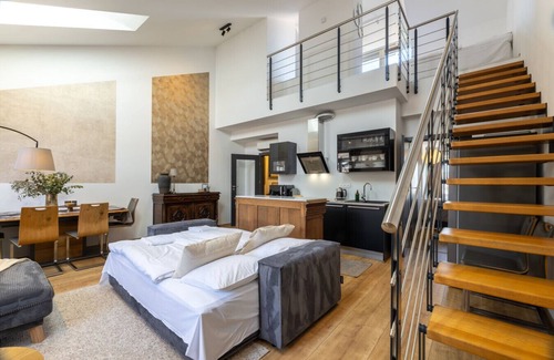 Vysehrad Apartment | Peaceful Terrace Loft with A/C by Vyšehrad